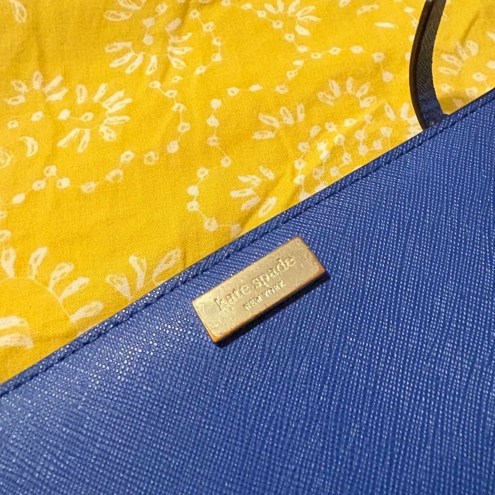 Vintage kate spade new york bi-fold snap closure wallet